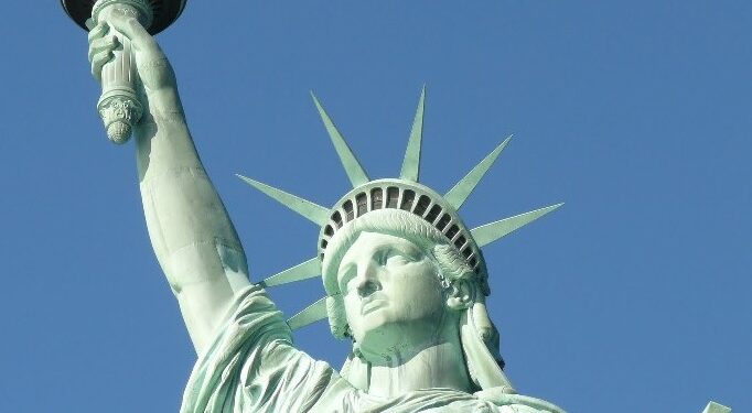 Nueve candidatos tras alcaldía de NYC en elecciones de este martes