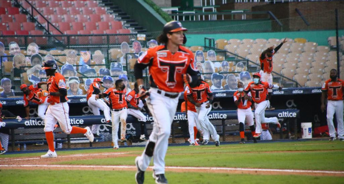 Toros dejan en el terreno a los Leones