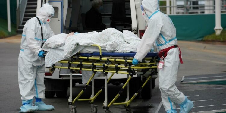 Rusia confirma roza los 260.000 decesos por coronavirus