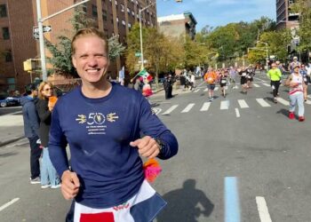 Dominicano Rafael Bello muestra su orgullo patrio en el maratón de New York