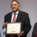 Universidad NYC reconoce periodista Ramón Mercedes