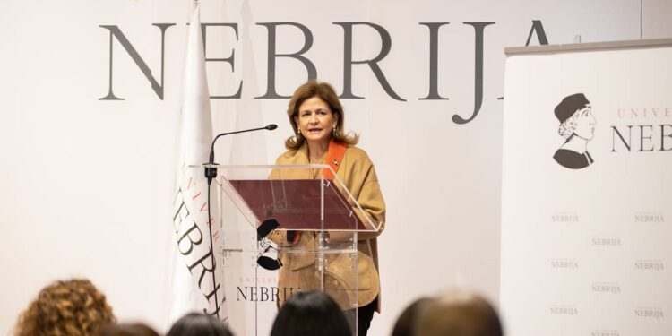 Raquel Peña anuncia beneficios a dominicanos en España