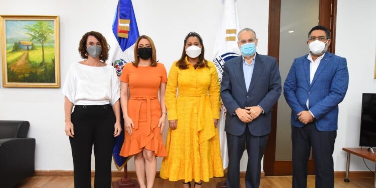 Gobierno lanza Piloto Comunidades de Cuidado en Santo Domingo Este, Azua y Bánica