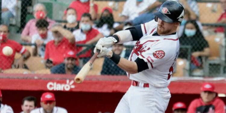 Este domingo Leones vencen a los Toros y los Gigantes a las Estrellas