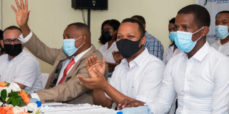 Cientos de expeledeistas de Villa Altagracia apoyan al presidente Abinader