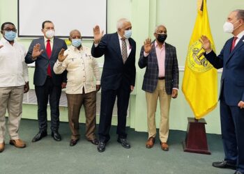 Doce hombre y cinco mujeres aspiran a la rectoría de UTECO