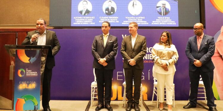 Director CNE: País conocerá a final de noviembre el Plan Energético Nacional