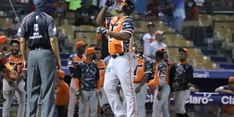 Estrellas mantienen supremacía; Toros provocan triple empate en la cuarta posición