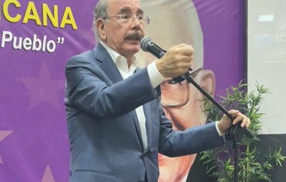 Danilo Medina: "Quien trate de borrar la obra del PLD está perdiendo su tiempo"