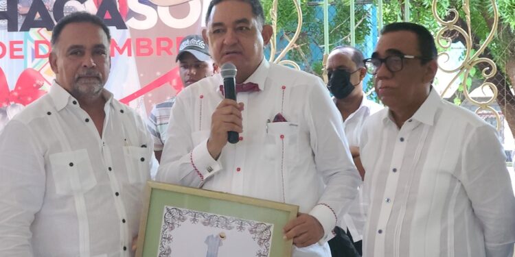 Instituciones en RD reconocen labor periodista en NY Ramón Mercedes