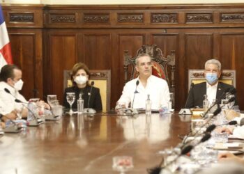 Gobierno prevé un 2022 promisorio tras resultados positivos en manejo del gasto público