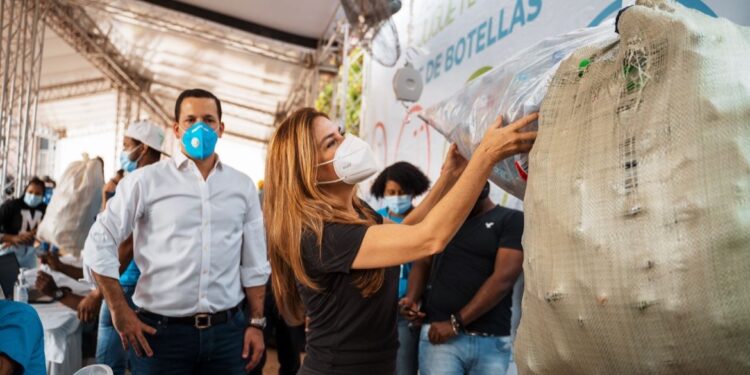 Alcaldesa anuncia ADN cambiara de nuevo plásticos por juguetes el 9 de enero