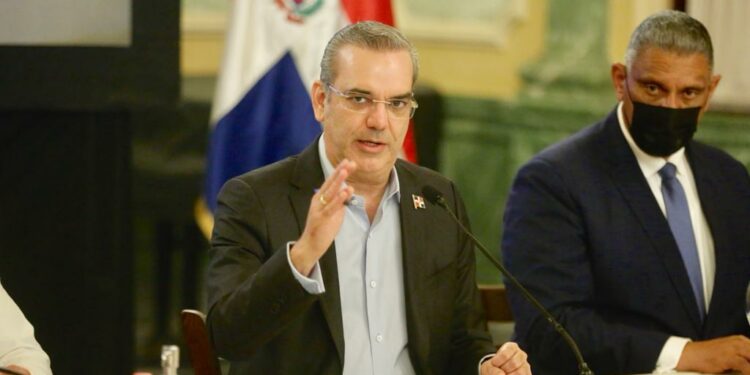 Así valora Abinader la proyectada reforma policial