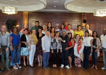 ADOPAE celebra primer encuentro navideño