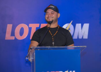 LOTEDOM entregó RD$25 millones al ganador del sorteo Agarra 4