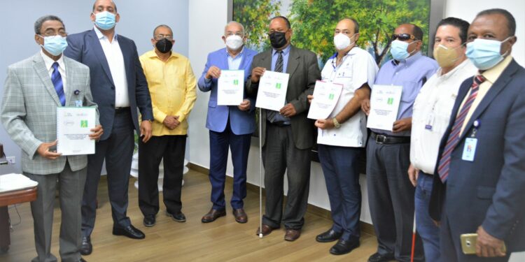 Inclusión: BAGRICOLA impulsa proyecto avícola a favor  trabajadores ciegos