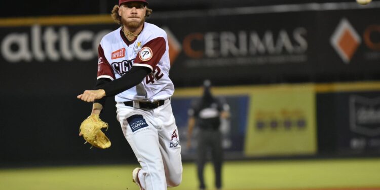 Tyler Alexander abrirá el primer partido del Round Robín vs Águilas