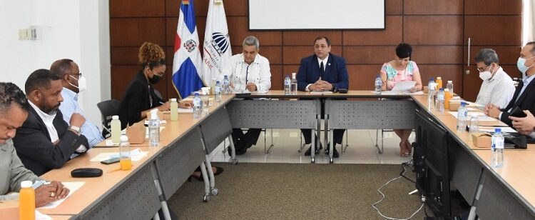 Aumentan en 15.5% el salario mínimo de Operadores de Máquinas Pesadas