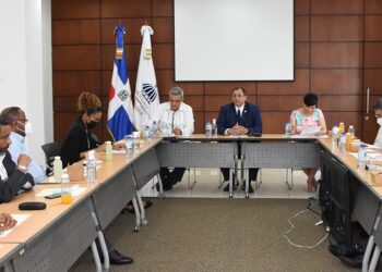 Aumentan en un 21% salario zonas francas industriales