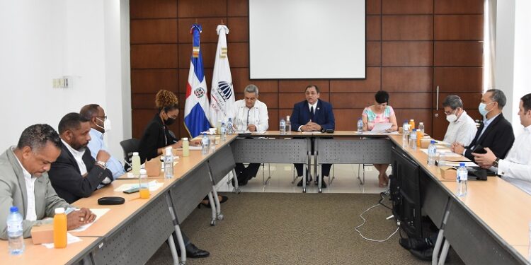 Aumentan en un 21% salario zonas francas industriales