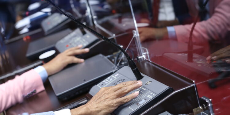 Diputados inician debates del Código Penal, esperan concluir este jueves