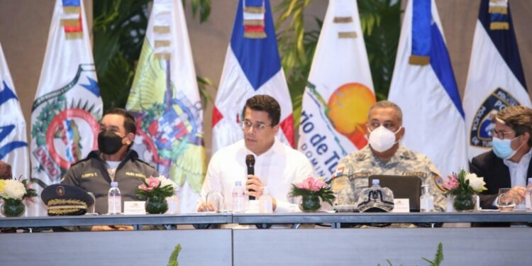 Reforzarán medidas en aeropuertos y destinos turísticos con motivo de navidad