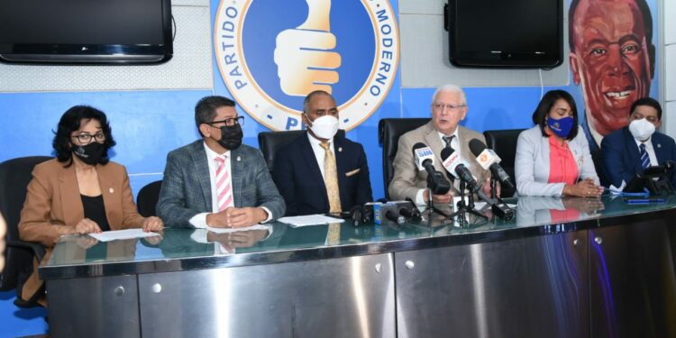 Diputados del PRM en Ultramar defienden medidas favorecen al dominicano en el exterior