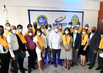 Graduación en “Técnicos Maestro Constructor de Obras” incluyó a tres mujeres