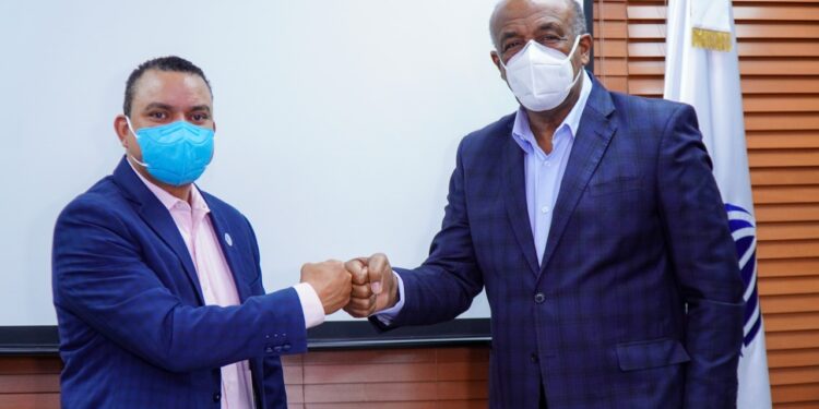 Hospital Ney Arias Lora recibe donación del Ministerio de Energía y Minas