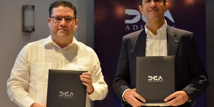 La DGA y AMCHAMDR acuerdan trabajar para desarrollo del Hub Logístico de RD