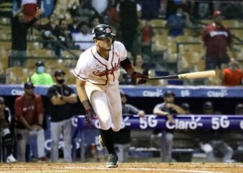 El Escogido triunfa y provoca triple empate en el tercer lugar; Toros también ganan.