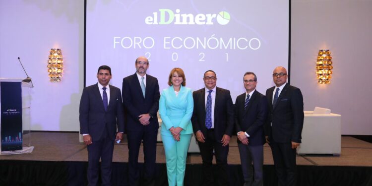 Exponen durante foro las claves en la recuperación económica