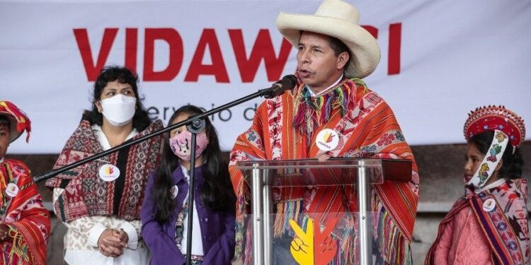 La fiscal que investiga a Castillo le acusó de "terrorista" y pidió el voto para Fujimori en sus redes sociales