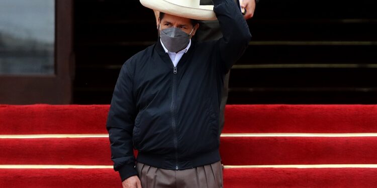 La Fiscalía Anticorrupción de Perú entra en el palacio presidencial por el caso Petroperú