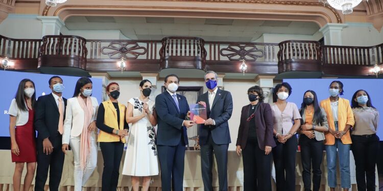 Gobierno tiene política para reducir el embarazo en adolescentes y las uniones tempranas