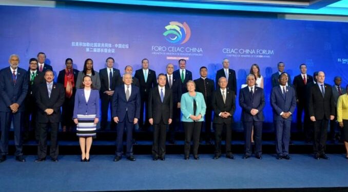 Foro China-CELAC abre puertas a cooperación de beneficio mutuo, según analistas en Panamá