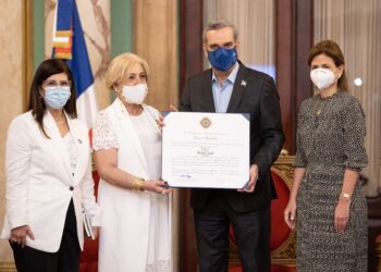 Gobierno realiza homenaje póstumo al fenecido médico Antonio Zaglul