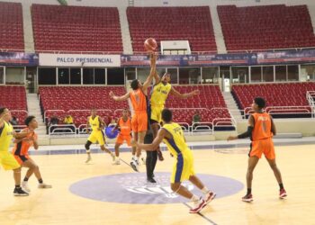 La Vega, Barahona y Santiago dominan en baloncesto escolar