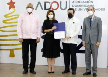 Vicepresidenta Raquel Peña encabeza almuerzo ADOU
