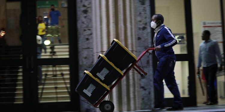 Más de 15 mil páginas con 700 pruebas contra involucrados en el Caso Coral 5G