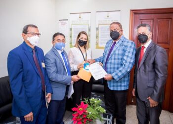 El PLD también entrega su padrón a la JCE con un millón 760 mil 565 miembros