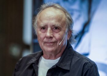 El Gobierno español condecora a Joan Manuel Serrat