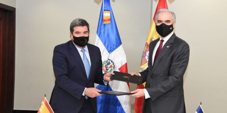 RD y España buscan gestionar la movilidad legal de trabajadores