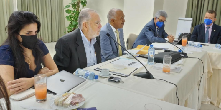 Ministro de Economía afirma que se malgastan 150 mil millones de pesos en el Estado