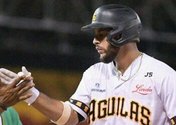 Águilas asumen segundo lugar, Gigantes blanquean a los Tigres y los Toros superan a Leones