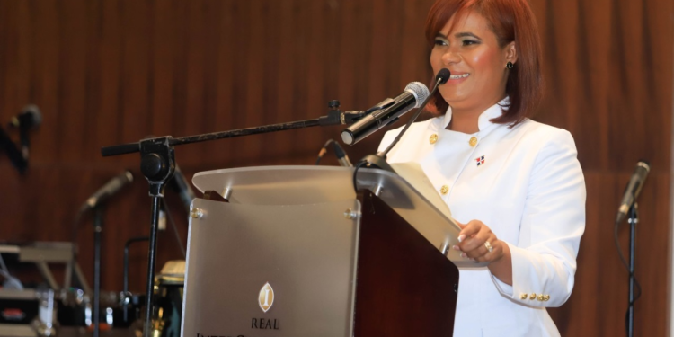 Comerciantes advierten dificultades por incremento de  precios fletes marítimos