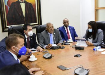 Comisión bicameral aprueba rendir informe favorable sobre proyecto Presupuesto