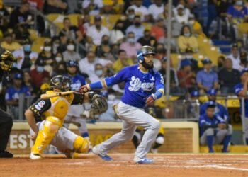 Las Águilas vencen al Licey y logran el primer triunfo de la serie