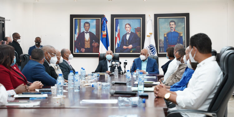 Armónica reunión Minierd-ADP despeja ruta para reinicio clases en escuelas