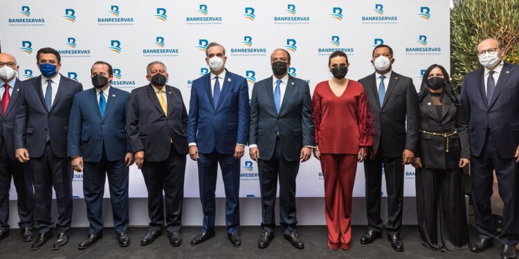 Abinader resalta rol de Banreservas que construirá centro de convenciones en Santo Domingo